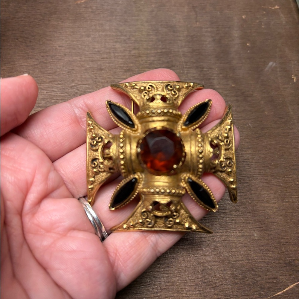 Vintage Florenza Gold and Red Ornate Brooch